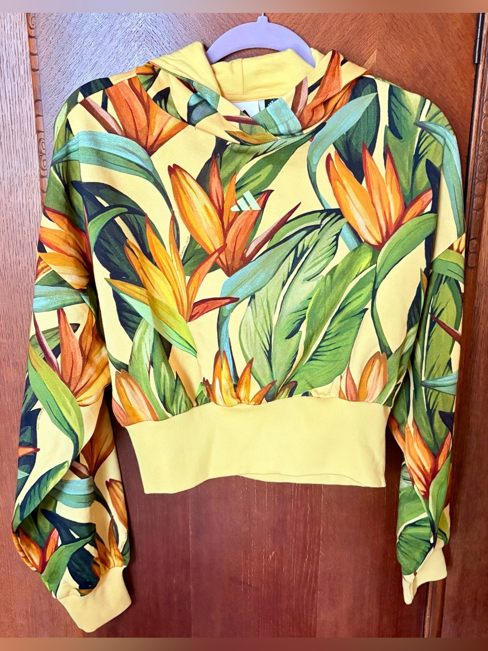 NWT Adidas x Farm Rio Women’s Crop Top Hoodie Training Sweatshirt Sz Medium
